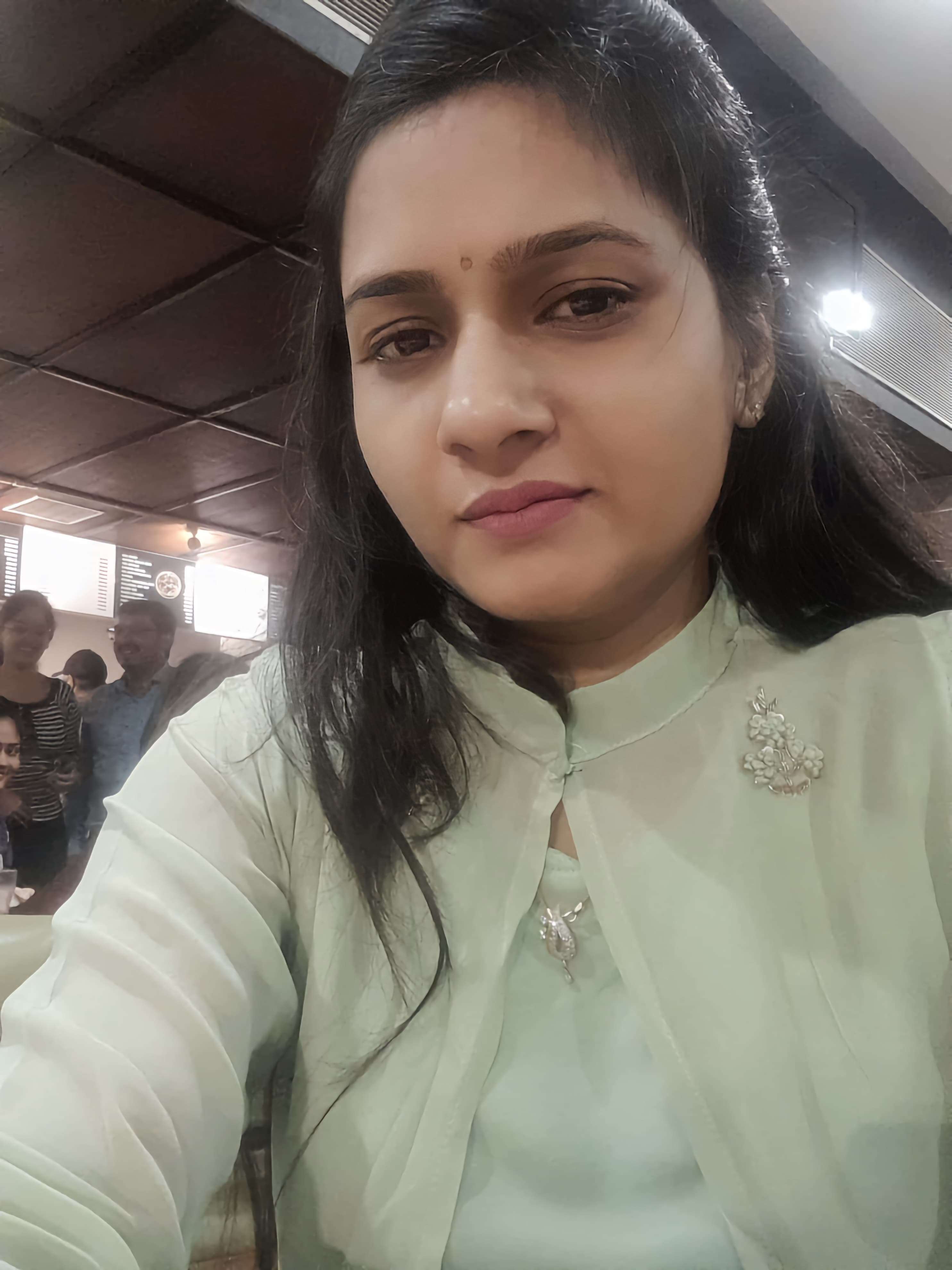 yoga-teacher-nikita-060060500-1716394207.jpeg